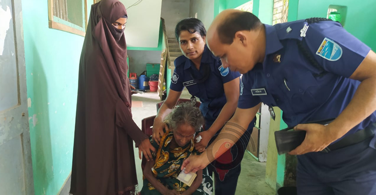 গোয়ালঘরে রাখায় আটকের পর মা-ই ছাড়িয়ে আনলেন ছেলেদের