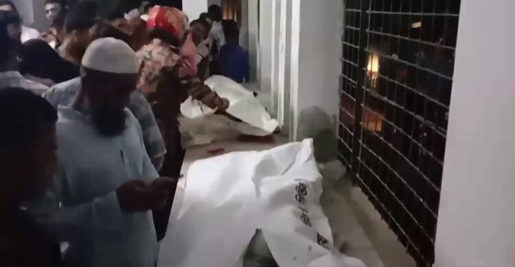 রাজৈরে বাসচাপায় ভ্যানচালকসহ নিহত ৩