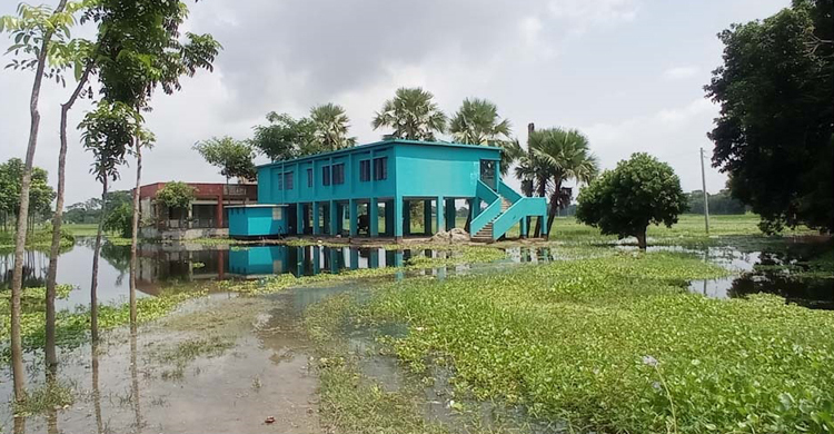 বন্যার পানিতে নিমজ্জিত ২০ প্রাথমিক বিদ্যালয় খোলা নিয়ে শঙ্কা