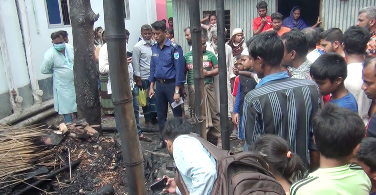 প্রতিবেশীর রান্নাঘরের আগুনে প্রাণ গেল দেড় বছরের শিশুর