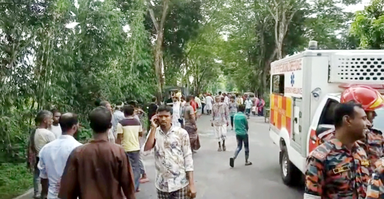 বাসচাপায় ২ জন নিহত, মহাসড়ক অবরোধ করে গাড়ি ভাংচুর