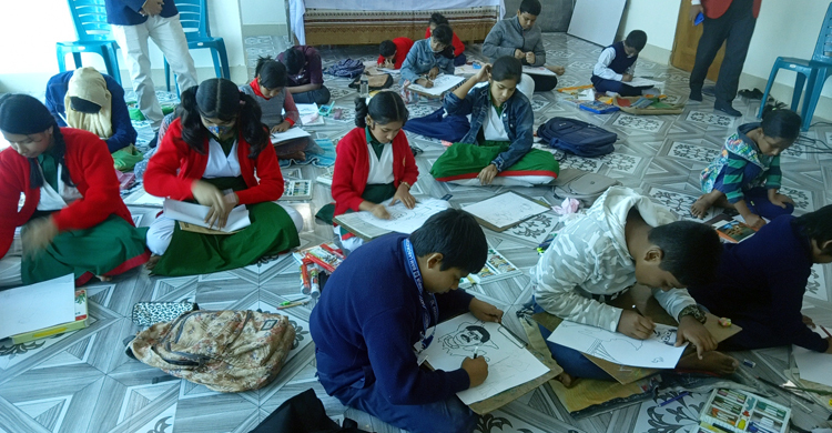 মাদারীপুরে বঙ্গবন্ধুর ছবি আঁকলো শতাধিক শিশু