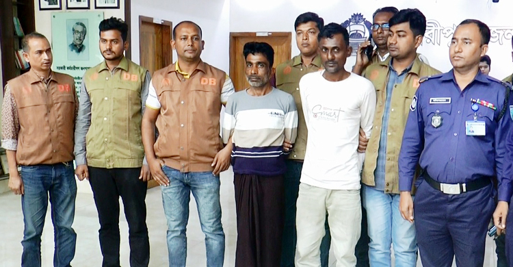 দুদক কর্মকর্তা পরিচয়ে টাকা হাতিয়ে নিতেন তারা