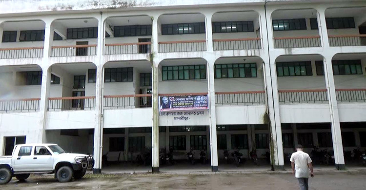 রায় শুনে কান্নায় ভেঙে পড়লেন ‘মাদক সম্রাট’