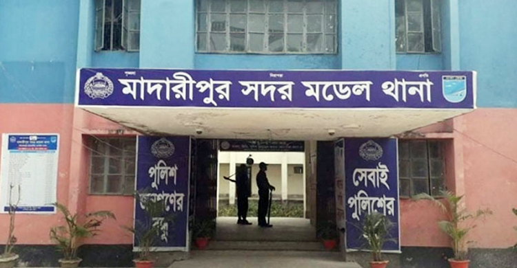 ডাকাত গুজবে আতঙ্কে মানুষ, রাতভর পাহারা
