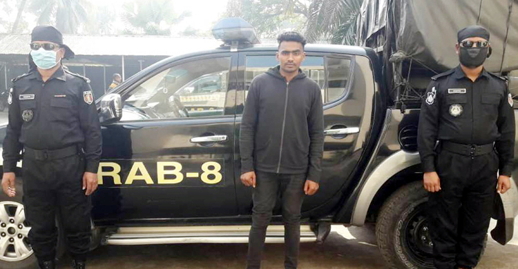 তরুণীর অশ্লীল ছবি ফেসবুকে ছড়ানোর অভিযোগে তরুণ গ্রেফতার