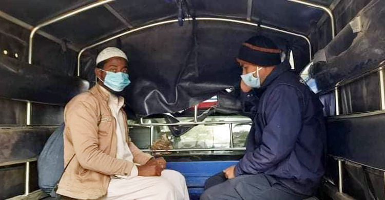 দুই ছাত্রীর স্পর্শকাতর জায়গায় হাত, মাদরাসা শিক্ষক গ্রেফতার