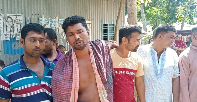 সাগরে জাহাজডুবির ঘটনায় নিহত মাগুরার চারজনের দাফন সম্পন্ন