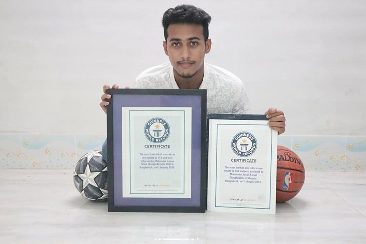 ফুটবল নৈপুণ্যে গিনেস বুকে ১০ বার নাম লেখালেন ফয়সাল