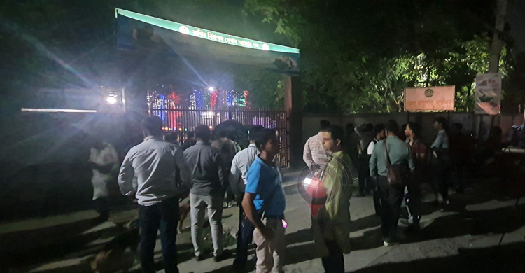 মাহির মুক্তির অপেক্ষায় কারা ফটকে ভিড়