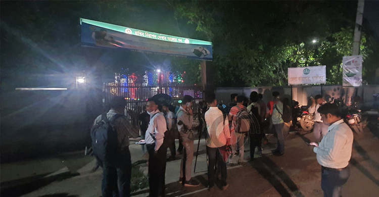 মাহির মুক্তির অপেক্ষায় কারা ফটকে ভিড়