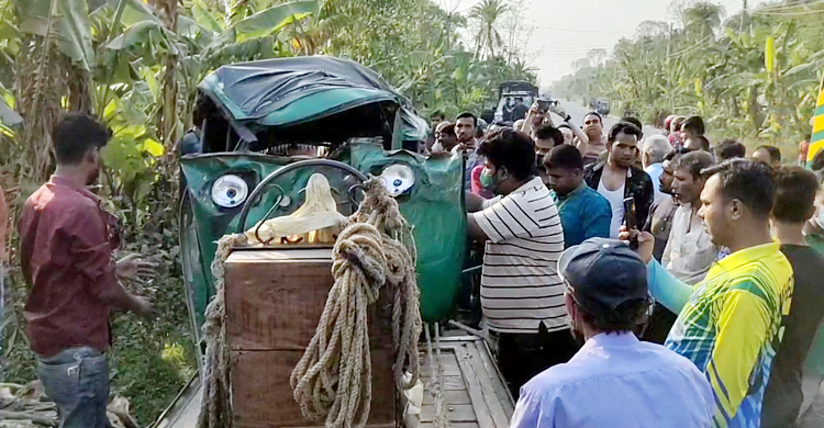 রাজবাড়ীতে ট্রাক-মাহিন্দ্রার সংঘর্ষে নিহত ৩