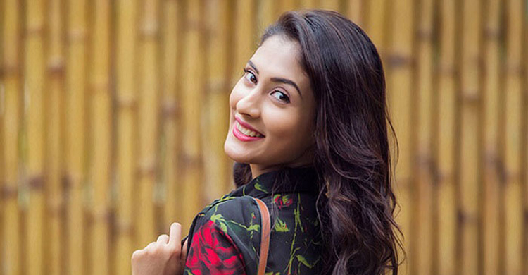 সিনেমায় আসছেন না মেহজাবীন