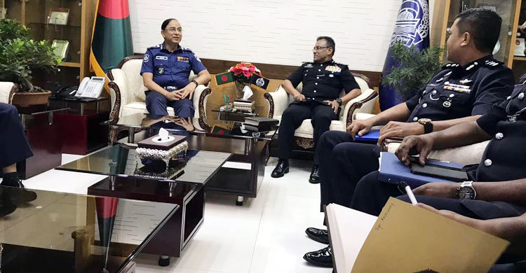 বাংলাদেশে কর্মব্যস্ত মালয়েশিয়ান পুলিশ টিম
