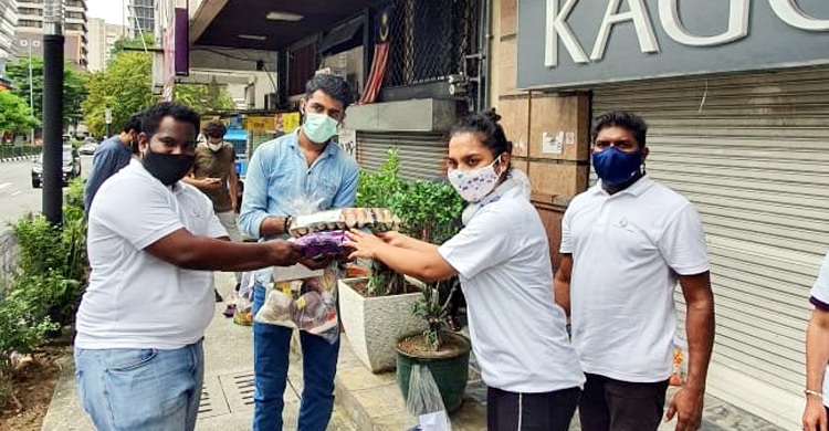 মালয়েশিয়ায় বিদেশি শিক্ষার্থীদের খাদ্য সহায়তা প্রদান