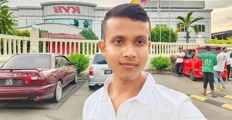 বেতন পাওয়ার আগেই মাথায় ভারী মেশিন পড়ে মৃত্যু, নিঃস্ব পরিবার