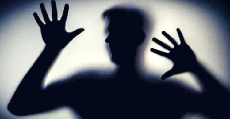 ‘পুরুষ নির্যাতন’ হেল্পলাইনে ফোনের বন্যা