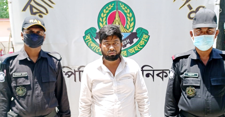 মানিকগঞ্জে প্রধানমন্ত্রীর এপিএস পরিচয়ে প্রতারণা, আটক ১