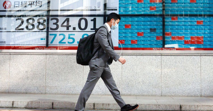 Asia stocks fall as Ukraine-Russia tensions climb