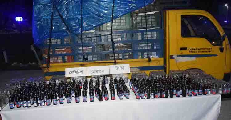 টমেটো বোঝাই ট্রাকে মিলল ৬০৫ বোতল ফেনসিডিল, আটক ১