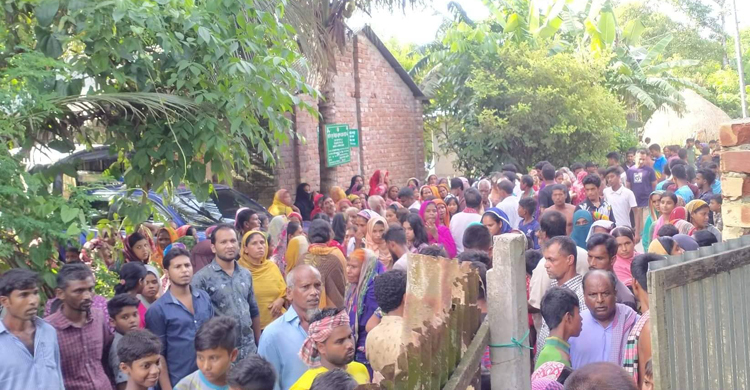 মানিকগঞ্জে গৃহবধূর গলাকাটা মরদেহ উদ্ধার, গুরুতর আহত শাশুড়ি