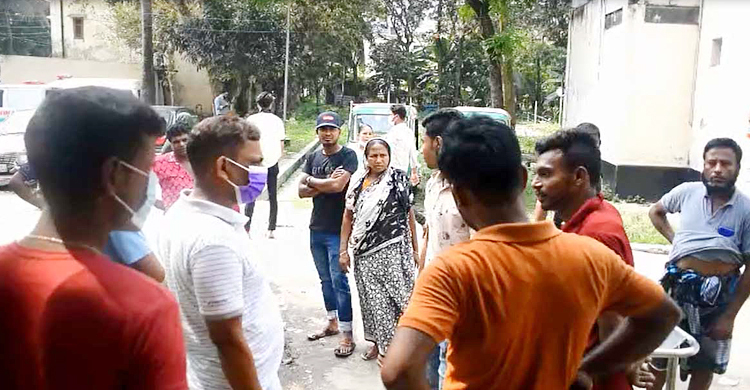 সড়কে প্রাণ ঝরলো এসএসসি পরীক্ষার্থীসহ দুজনের