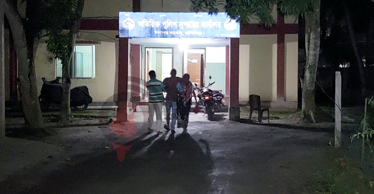 ধর্ষণের বিচার চাইতে থানায় গিয়ে মার খেলেন বাবা, এএসআই প্রত্যাহার