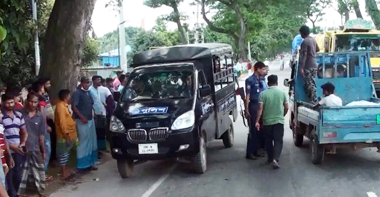 মানিকগঞ্জে প্রাইভেটকার চাপায় পরিচ্ছন্নতাকর্মী নিহত