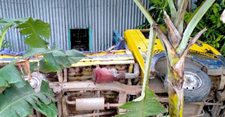 পিকআপভ্যান চাপায় দুই বোনের মৃত্যু