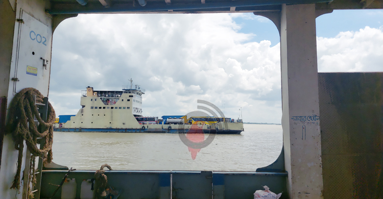 পাটুরিয়া-দৌলতদিয়ায় পড়েছে পদ্মা সেতুর প্রভাব