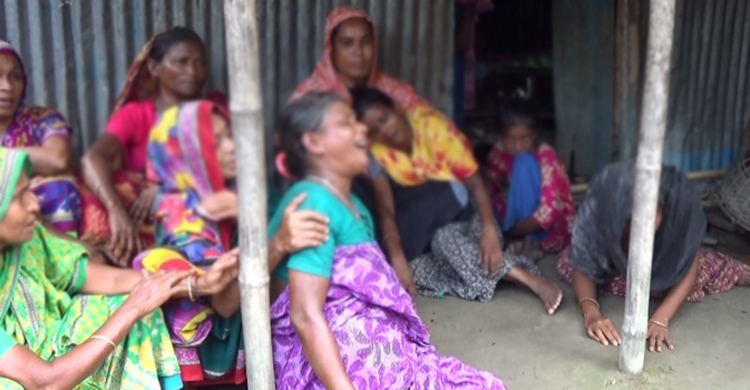 একে একে মৃত্যুর কোলে ঢলে পড়লেন মা-বাবা ও মেয়ে