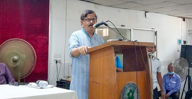 একদিন ক্লাস চালু আর বাকি দিন বন্ধের যুক্তি কী: মান্না