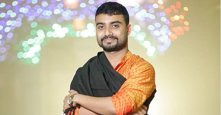 প্রেমে সাড়া না দেওয়ায় পরীক্ষার্থীকে মারলেন কোচিং শিক্ষক