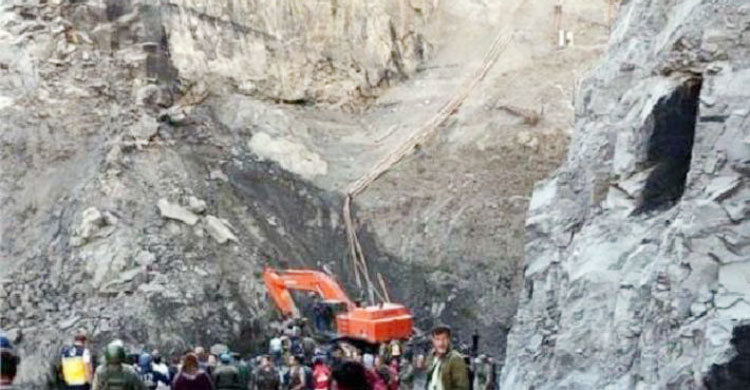 Marble quarry collapse in remote Pakistan kills 17