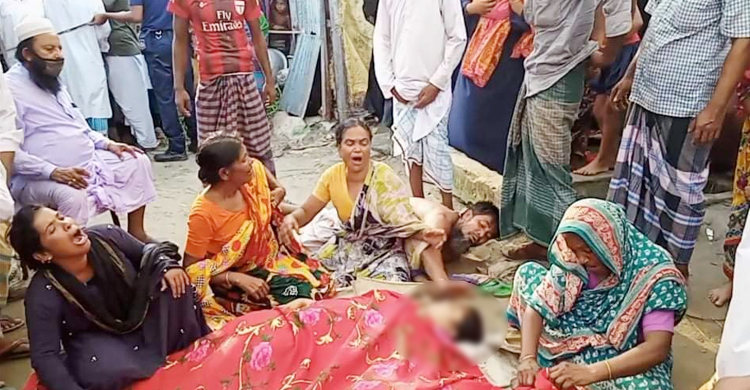 ২৮ ঘণ্টা পর ভেসে উঠলো শিশু মারিয়ার মরদেহ, মা-বাবার দাফন সম্পন্ন