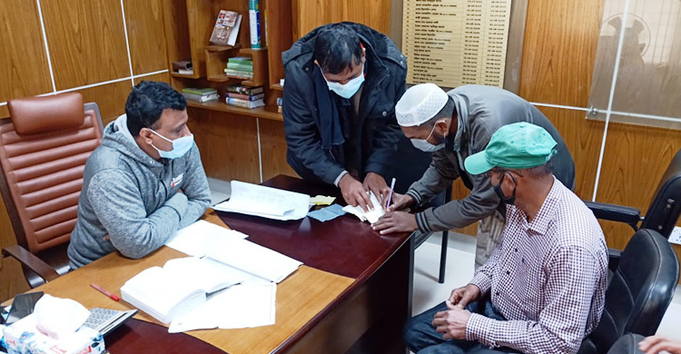 বাল্যবিয়ের চেষ্টা, জরিমানা দিলেন বর ও কনের বাবা