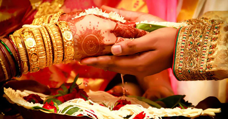 কারাফটকে ৯ বছরের ছেলের সামনে মা-বাবার বিয়ে