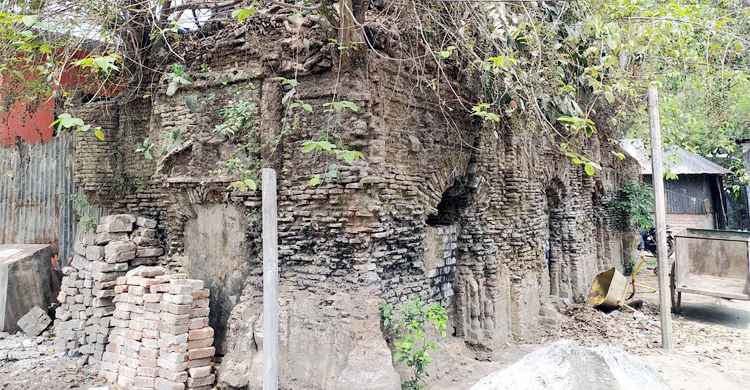 হারিয়েই গেল বখতিয়ারি মসজিদ