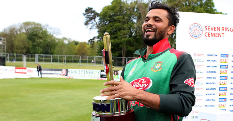 কলার উঁচিয়ে বাইশ গজে মাশরাফির ১৮ বছর