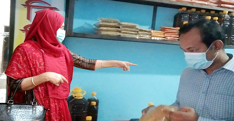 লাইসেন্স ছাড়া পণ্য বিক্রি করায় জরিমানা