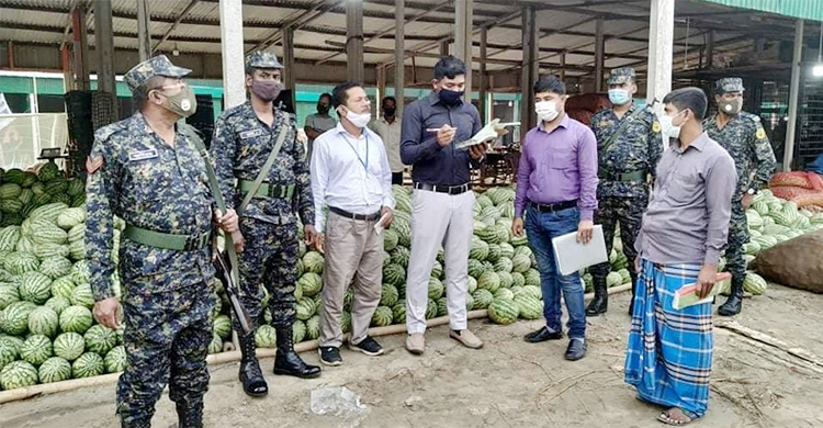 মানিকগঞ্জে কেজির পরিবর্তে পিস হিসেবে তরমুজ বিক্রির নির্দেশ