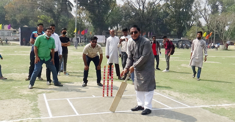 রাজবাড়ীতে মেয়র কাপ ক্রিকেটের উদ্বোধন