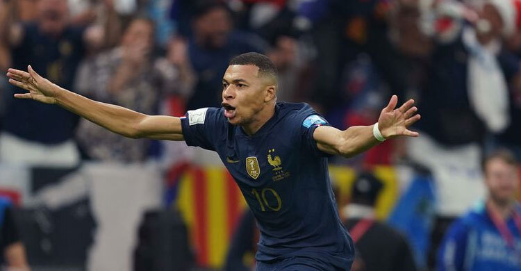 হ্যাটট্রিক করেও ফাইনালের ট্র্যাজিক হিরো এমবাপে