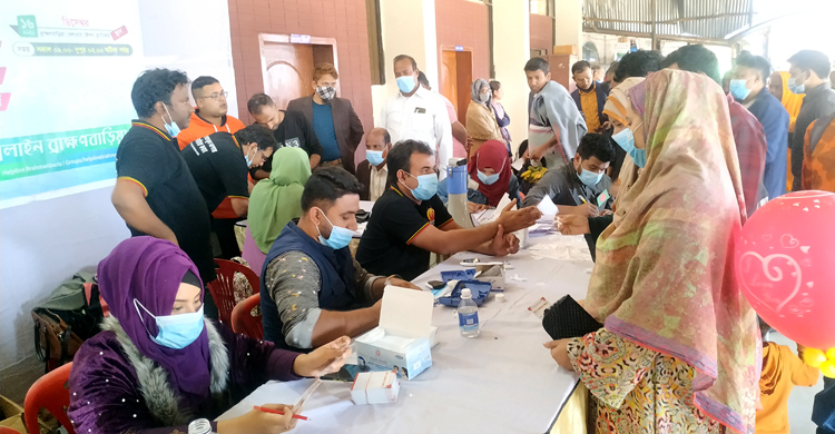 বিজয়ের দিনে ফ্রি চিকিৎসা পেলেন ৫ শতাধিক রেলযাত্রী