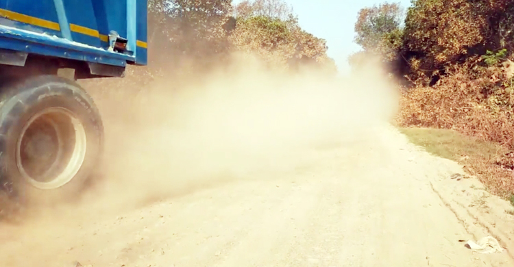 ছয় মাস বন্ধ সড়ক সংস্কার, ভোগান্তি চরমে