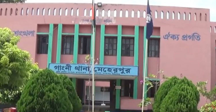 স্ত্রী হত্যার ঘটনা ধামাচাপা দিতে ডাকাতির নাটক