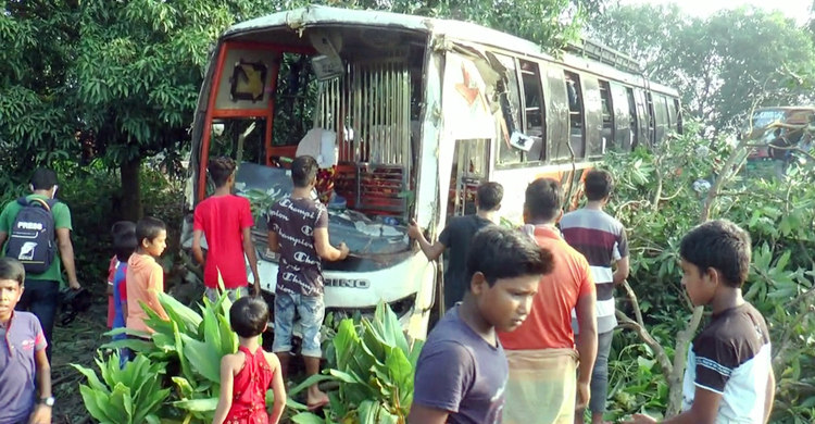 বাসের ধাক্কায় শ্যালক-দুলাভাই নিহত