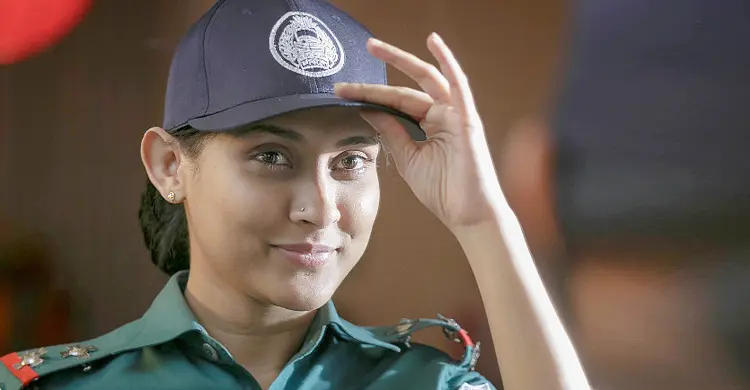 ট্রাফিক পুলিশ মেহজাবিন!