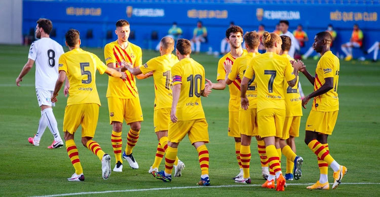 Messi plays for Barca in friendly