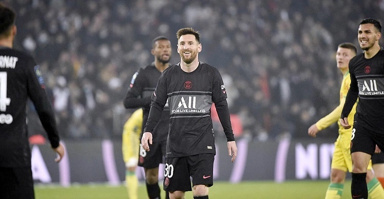 Messi opens Ligue 1 account in PSG win